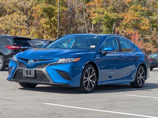 2019 Toyota Camry Hybrid LE