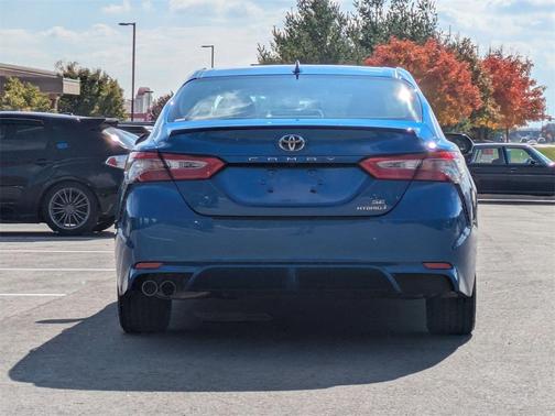 2019 Toyota Camry Hybrid LE