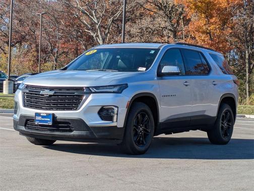 2022 Chevrolet Traverse LT Leather