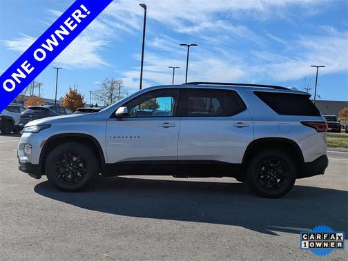 2022 Chevrolet Traverse LT Leather