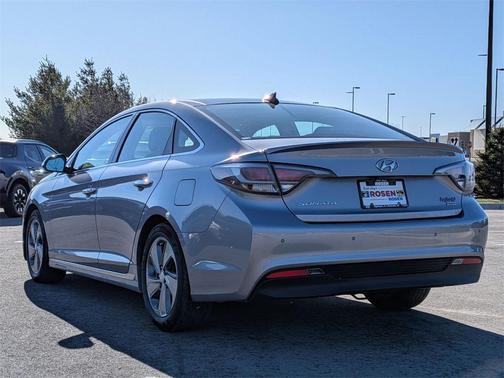 2017 Hyundai SONATA Hybrid Limited