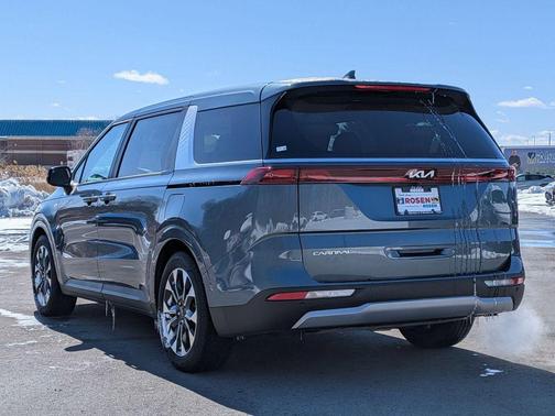 2023 Kia Carnival EX