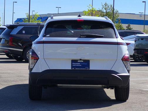 Atlas White 2026 Hyundai KONA SEL Sport