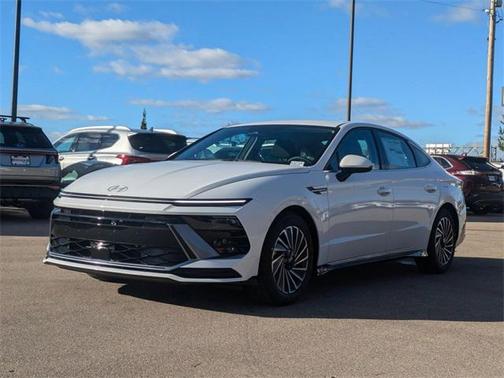 2025 Hyundai SONATA Hybrid SE