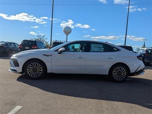 2025 Hyundai SONATA Hybrid SE