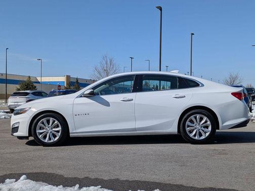 Summit White 2024 Chevrolet Malibu FWD 1LT