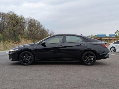 Abyss Black 2026 Hyundai ELANTRA Sport