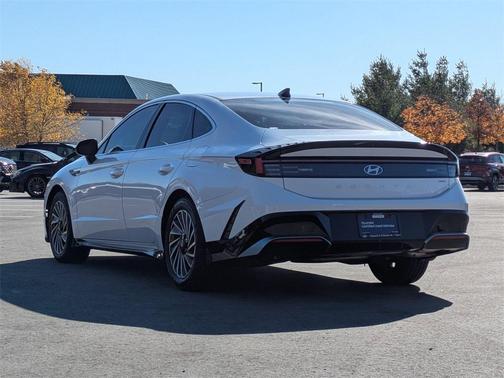 2024 Hyundai SONATA Hybrid SE