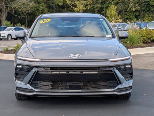 2025 Hyundai SONATA SE