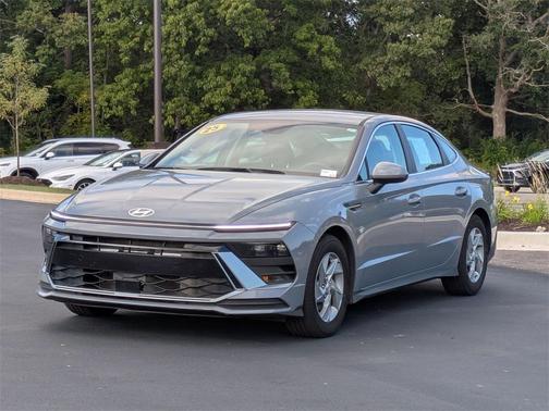 2025 Hyundai SONATA SE