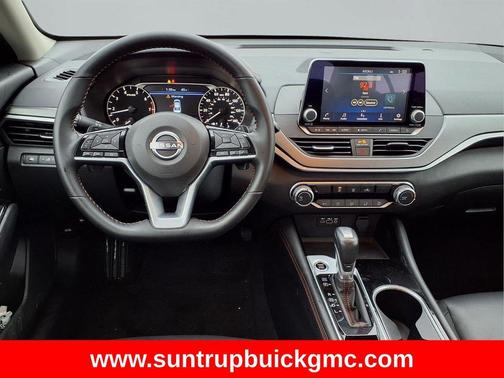 2025 Nissan Altima SR