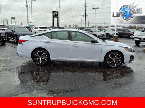 2025 Nissan Altima SR