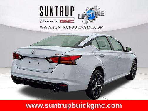 2025 Nissan Altima SR