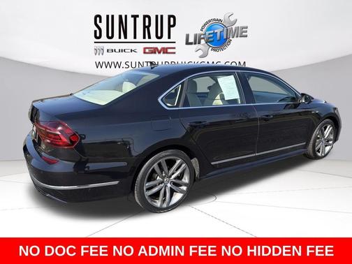 Deep Black Pearl Effect 2019 Volkswagen Passat 2.0T SE R-Line