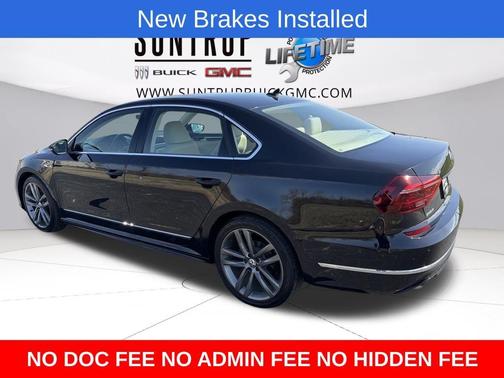 Deep Black Pearl Effect 2019 Volkswagen Passat 2.0T SE R-Line