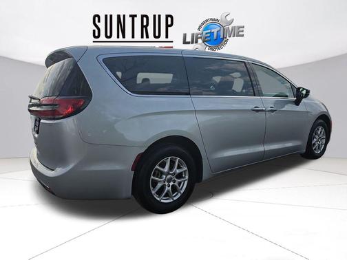 Silver Mist Clearcoat 2024 Chrysler Pacifica Touring-L