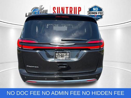 Brilliant Black Crystal Pearlcoat 2023 Chrysler Pacifica Touring-L