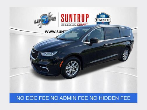 Brilliant Black Crystal Pearlcoat 2023 Chrysler Pacifica Touring-L