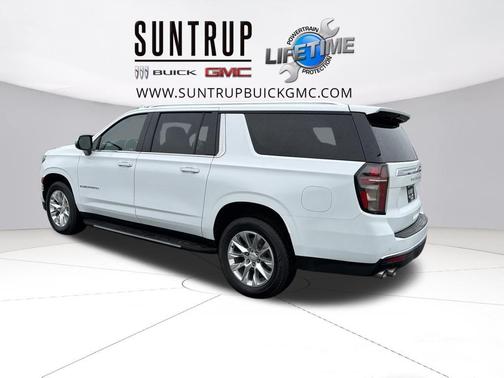 Summit White 2023 Chevrolet Suburban Premier