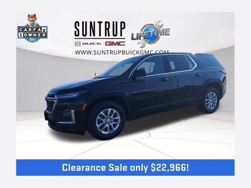 Mosaic Black Metallic 2022 Chevrolet Traverse LS