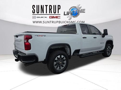 Summit White 2024 Chevrolet Silverado 2500 Custom