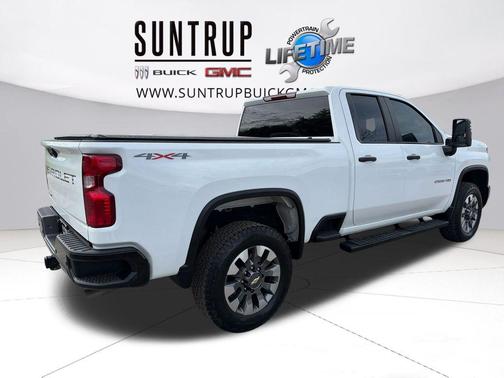 Summit White 2024 Chevrolet Silverado 2500 Custom