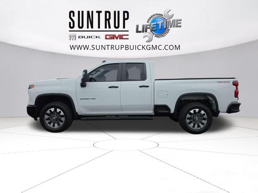 Summit White 2024 Chevrolet Silverado 2500 Custom