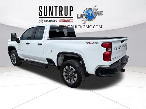 Summit White 2024 Chevrolet Silverado 2500 Custom
