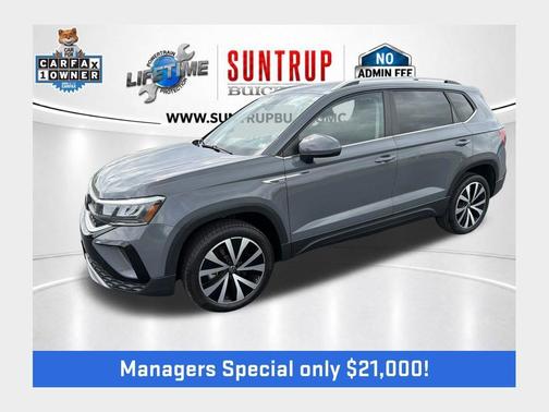 Pure Gray 2022 Volkswagen Taos 1.5T SE