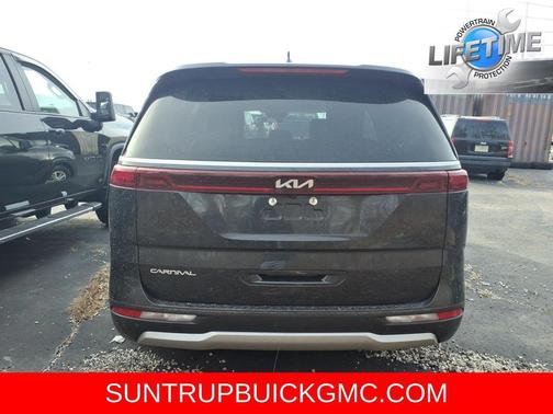 2024 Kia Carnival LX