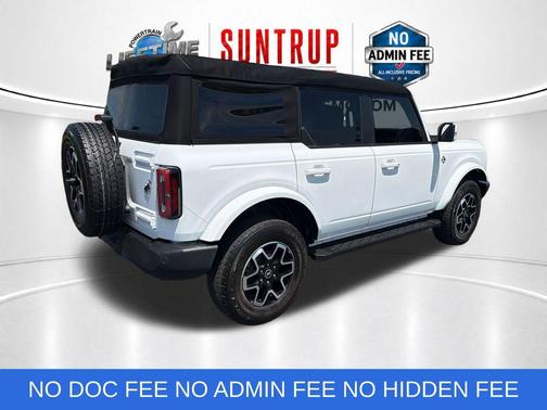 Oxford White 2024 Ford Bronco Outer Banks