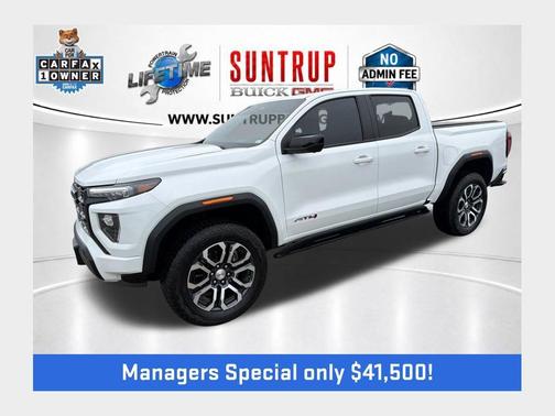 Summit White 2024 GMC Canyon AT4
