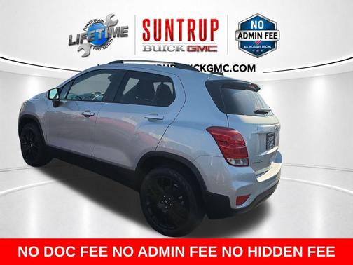 Silver Ice Metallic 2022 Chevrolet Trax LT