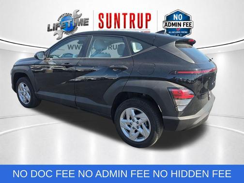 Abyss Black Pearl 2024 Hyundai KONA SE