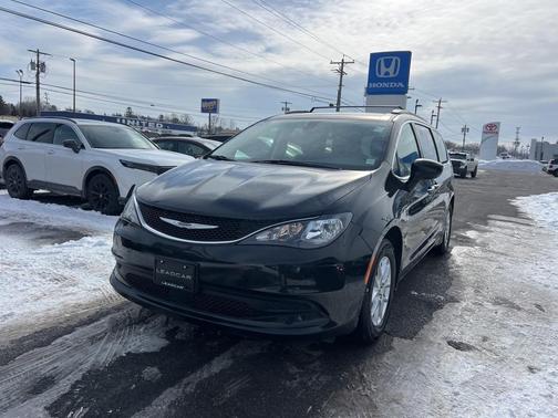 2021 Chrysler Voyager LXI