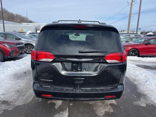 2021 Chrysler Voyager LXI