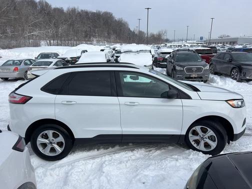2020 Ford Edge SE