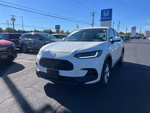 Platinum White Pearl 2024 Honda HR-V LX