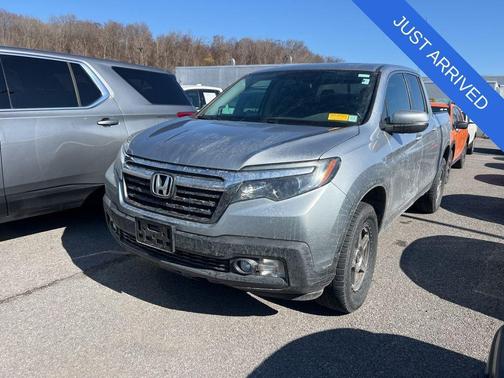 Silver 2019 Honda Ridgeline RTL