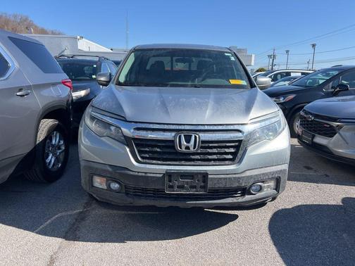 Silver 2019 Honda Ridgeline RTL