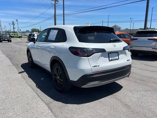 Platinum White Pearl 2026 Honda HR-V Sport