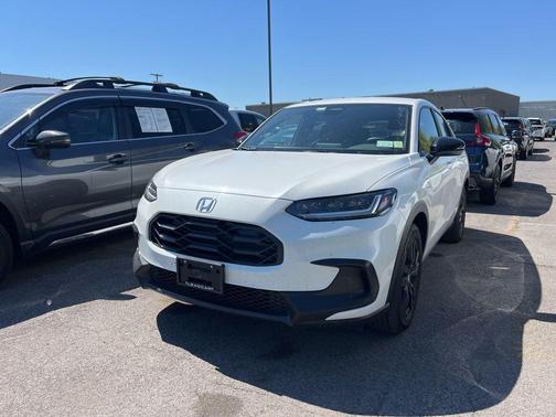 Platinum White Pearl 2026 Honda HR-V Sport
