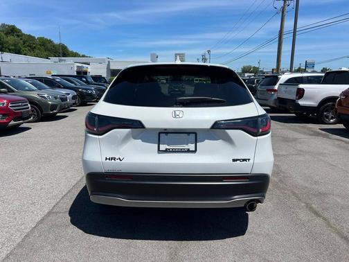 Platinum White Pearl 2026 Honda HR-V Sport