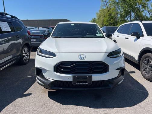 Platinum White Pearl 2026 Honda HR-V Sport