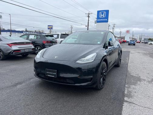Black 2022 Tesla Model Y Long Range