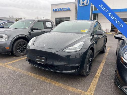 Black 2022 Tesla Model Y Long Range