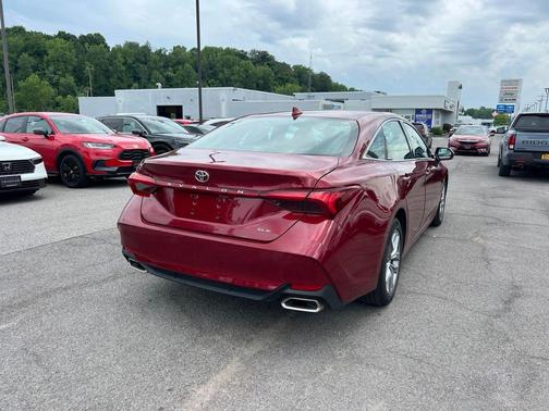 Ruby Flare Pearl 2022 Toyota Avalon XLE