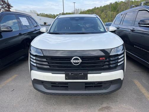 Aspen White Tri 2025 Nissan Kicks SR
