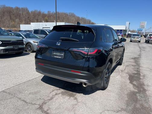 Crystal Black Pearl 2024 Honda HR-V Sport
