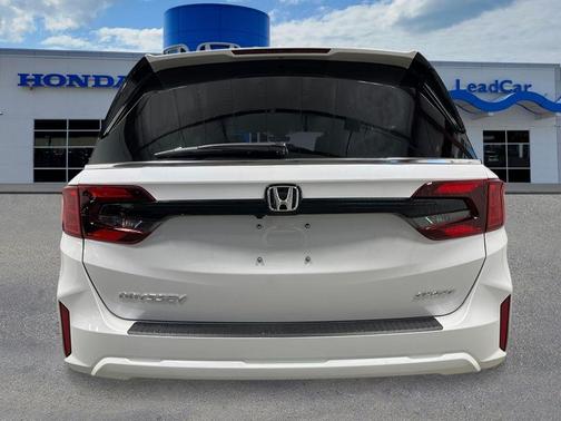 Platinum White Pearl 2026 Honda Odyssey Sport-L
